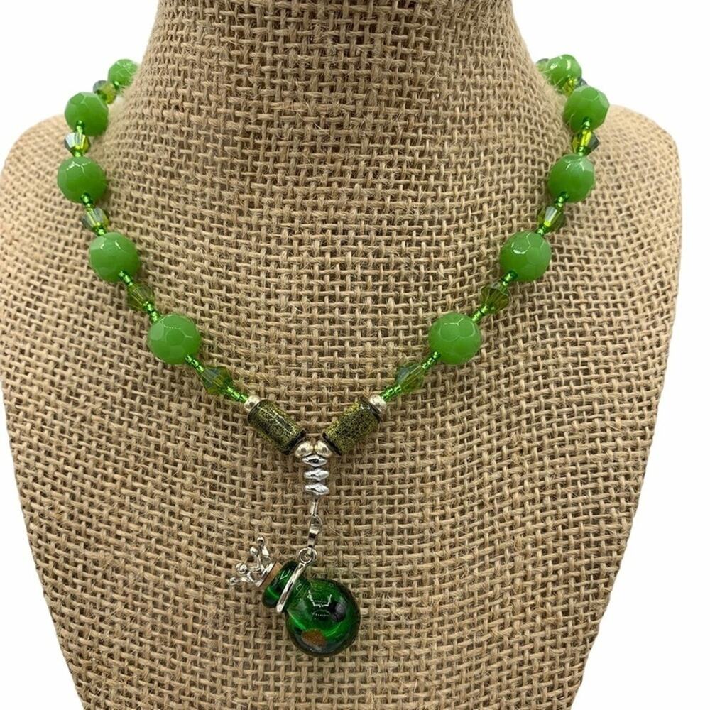 Faceted‎  matt green jade beaded essential oil diffuser necklace pendant bottle